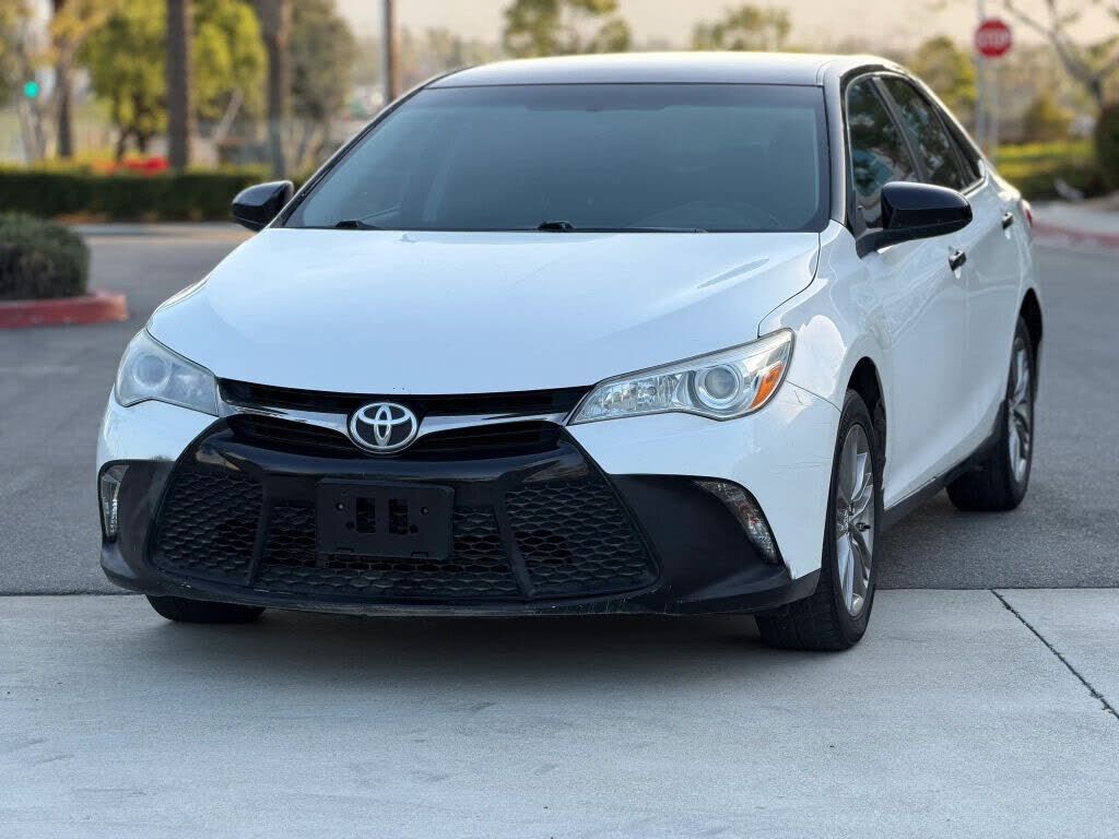 2017 TOYOTA Camry