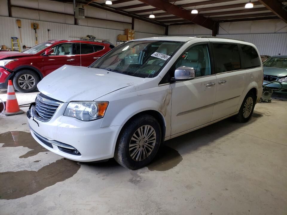 2015 CHRYSLER Town and Country