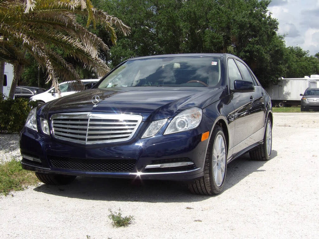 2012 MERCEDES-BENZ E-Class