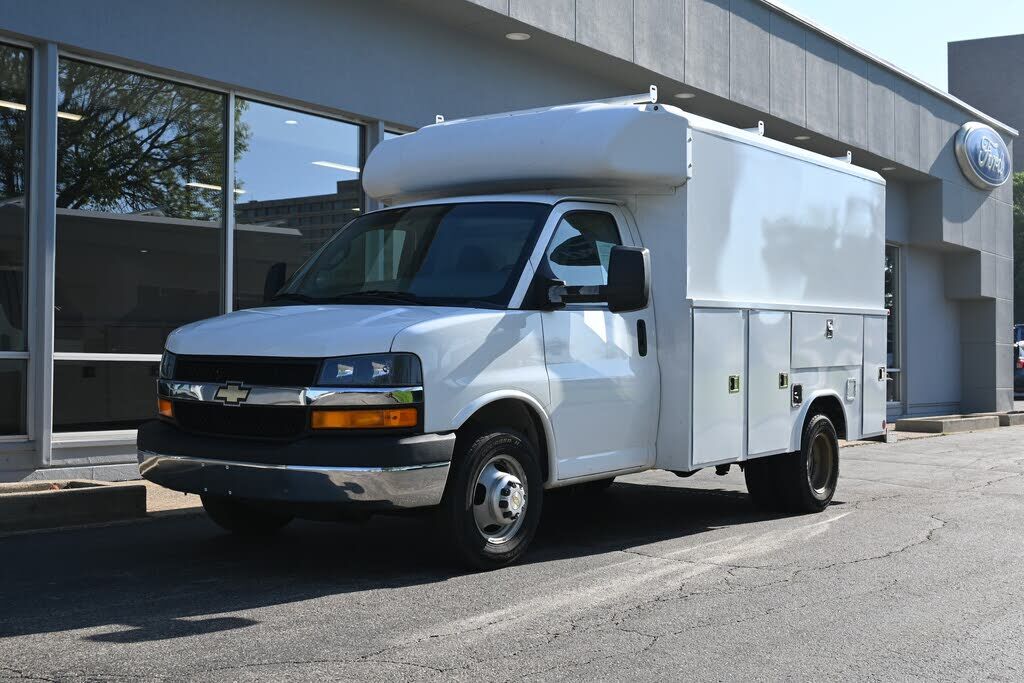 2017 CHEVROLET Express