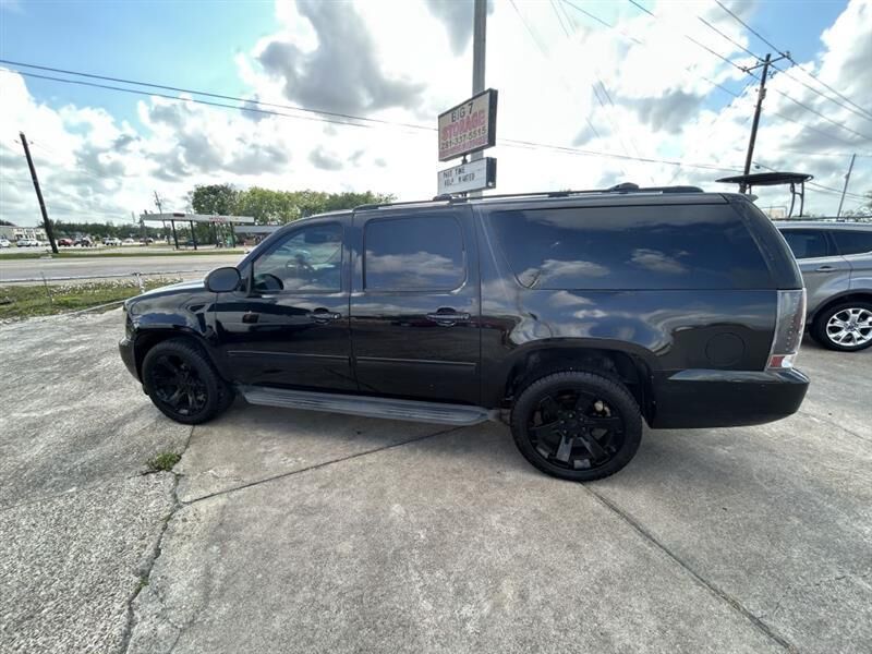 2013 CHEVROLET Suburban