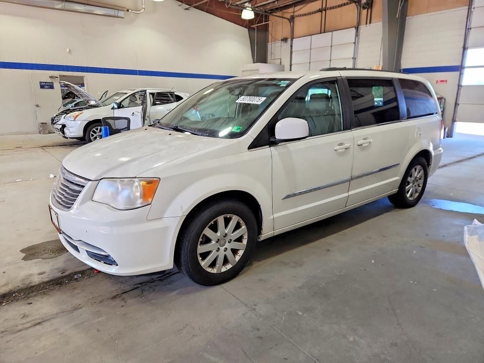 2013 CHRYSLER Town and Country