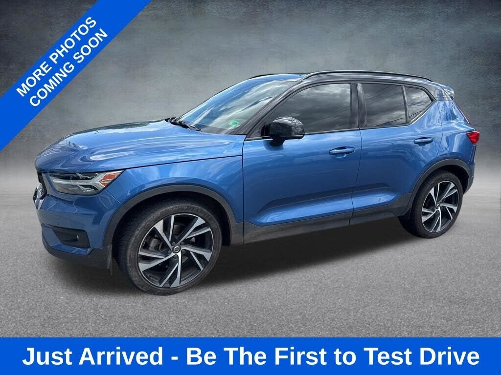 2020 VOLVO XC40