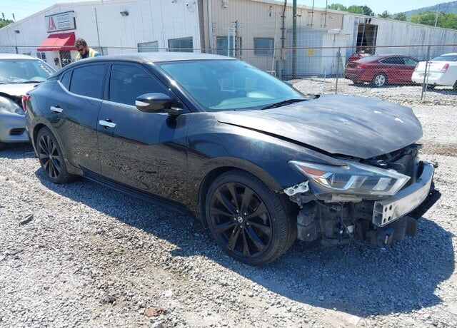 2017 NISSAN Maxima