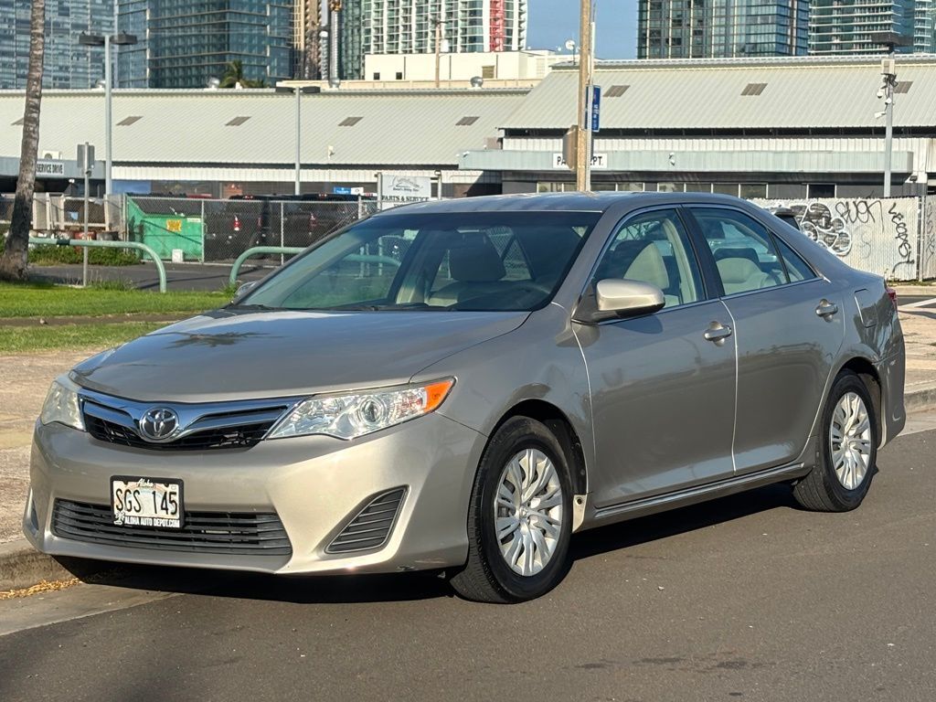 2014 TOYOTA Camry