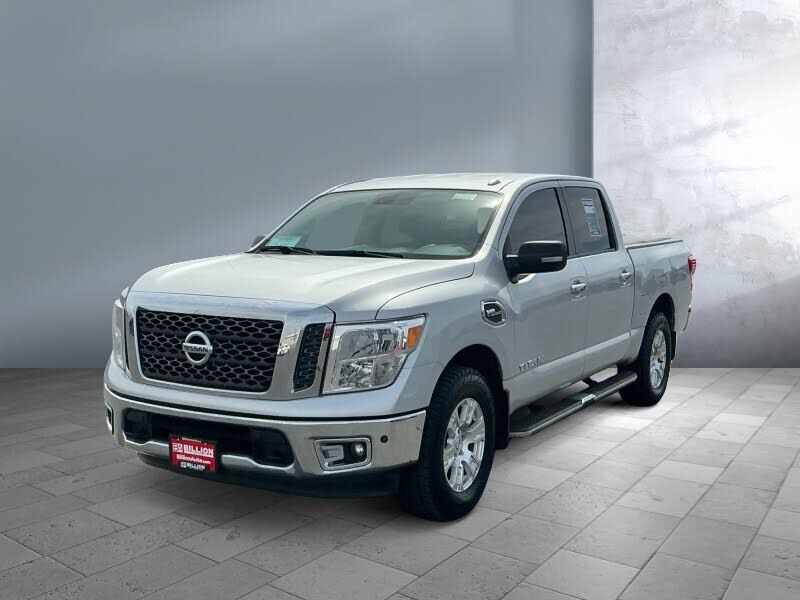 2017 NISSAN Titan