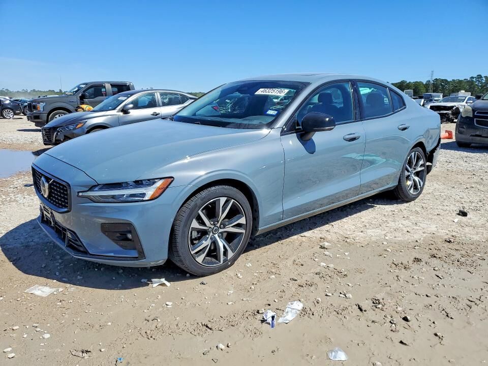 2024 VOLVO S60
