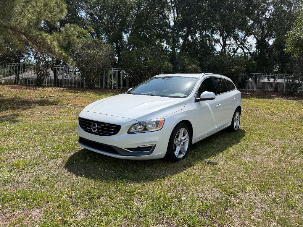 2015 VOLVO V60