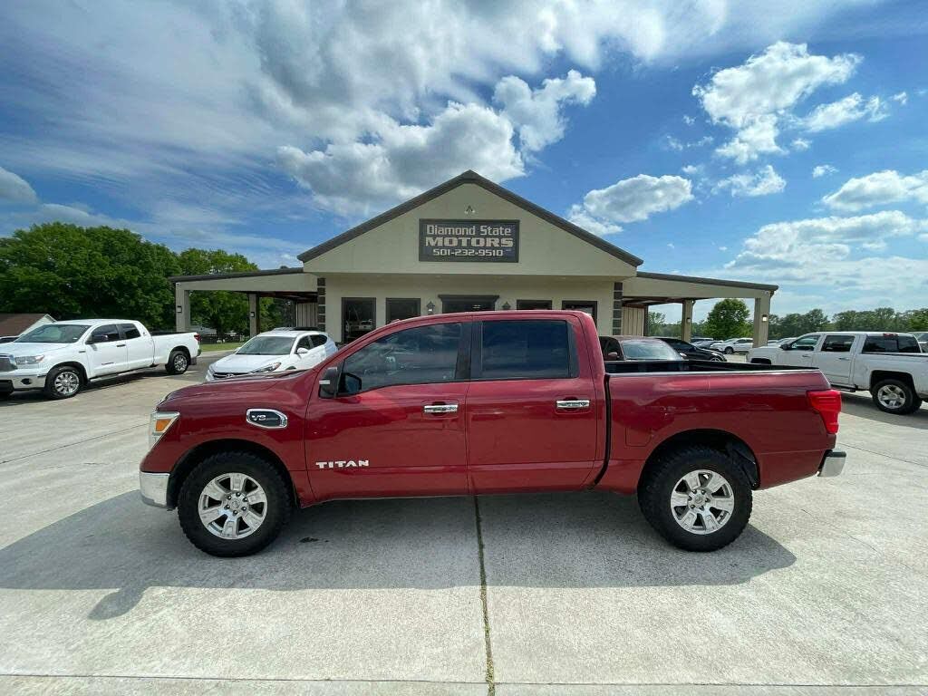 2017 NISSAN Titan