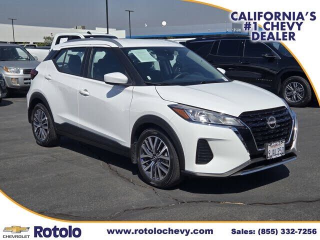 2023 NISSAN Kicks