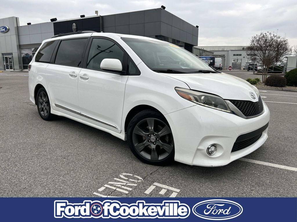 2016 TOYOTA Sienna