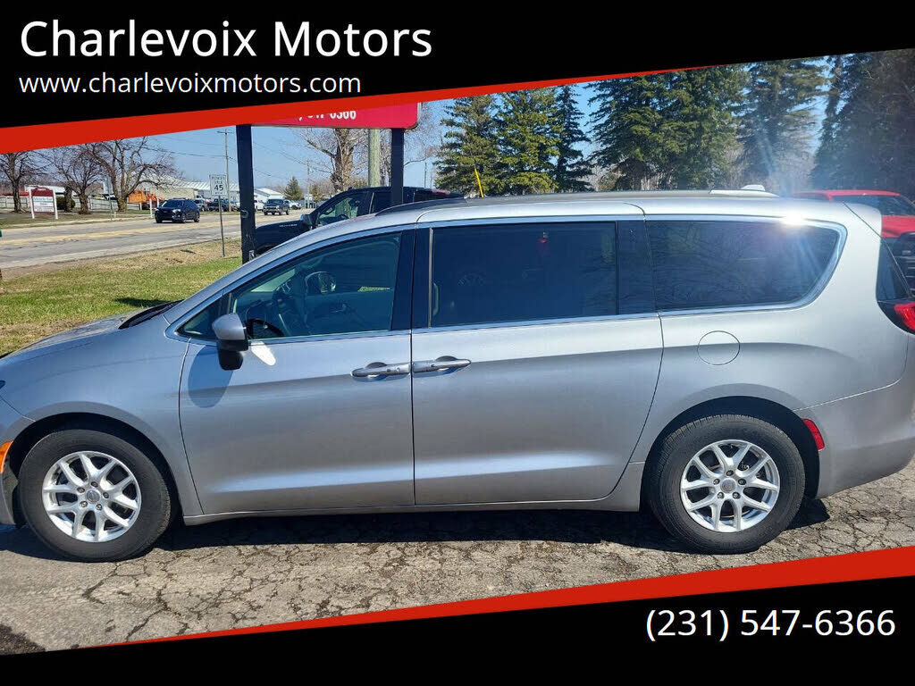 2020 CHRYSLER Voyager