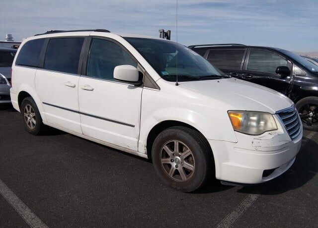 2010 CHRYSLER Town and Country
