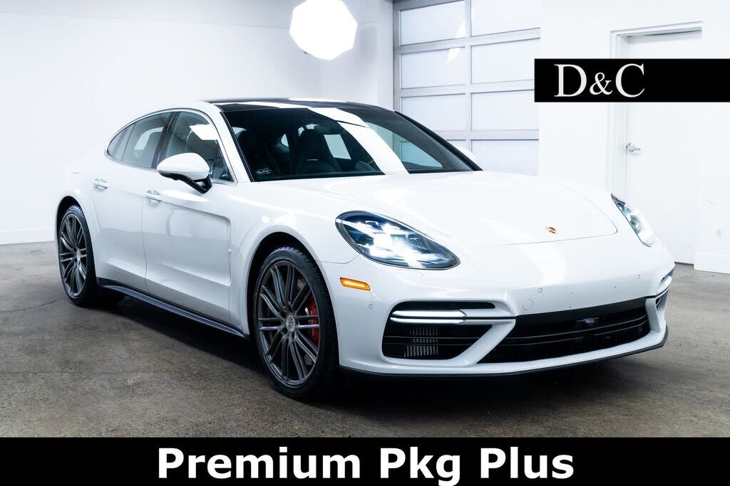 2017 PORSCHE Panamera