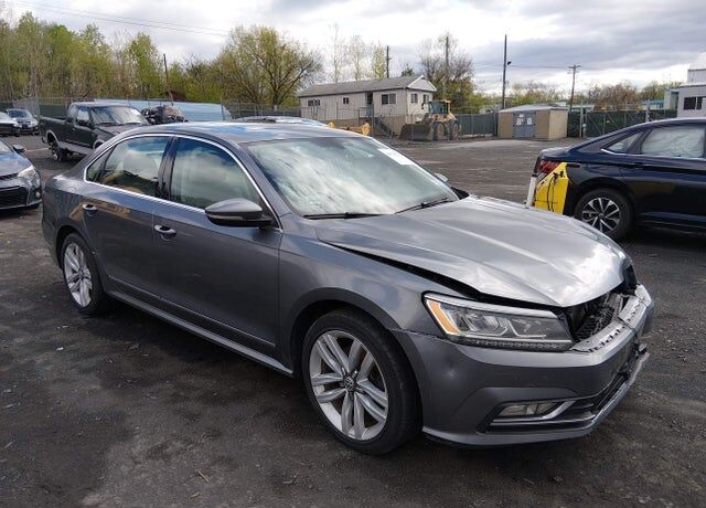2017 VOLKSWAGEN Passat