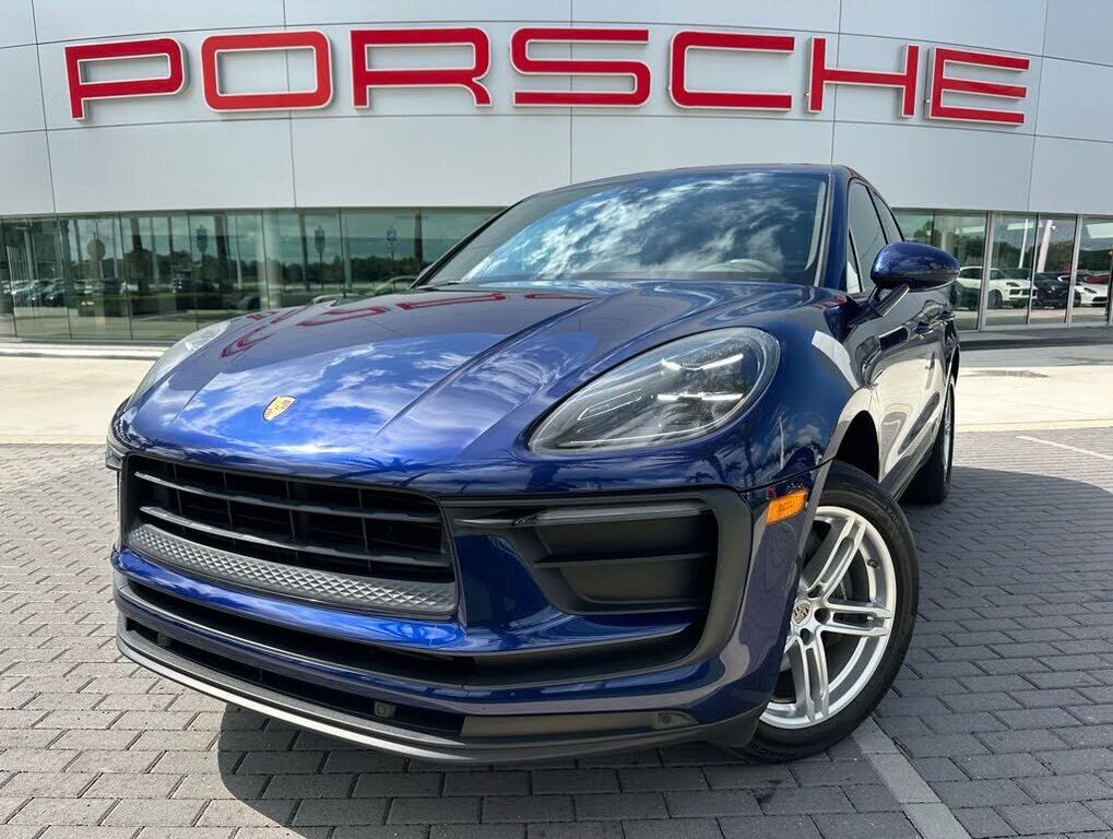 2022 PORSCHE Macan