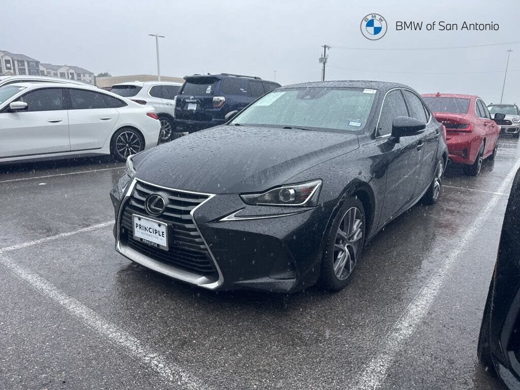 2018 LEXUS IS