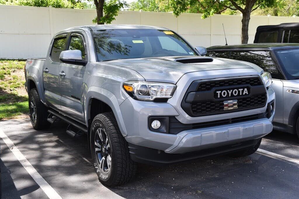 2019 TOYOTA Tacoma