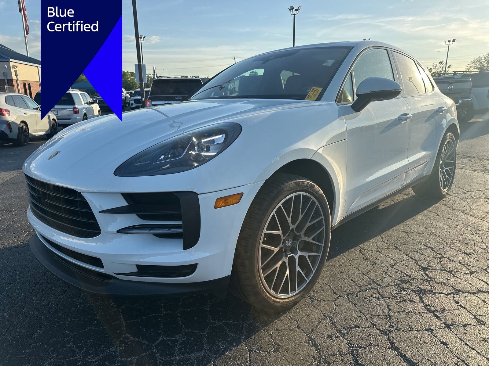 2019 PORSCHE Macan