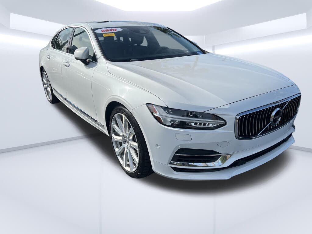 2019 VOLVO S90