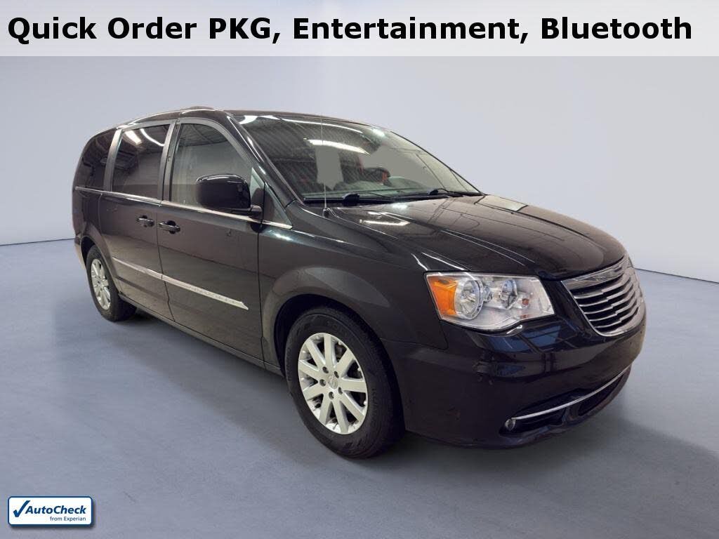 2016 CHRYSLER Town and Country