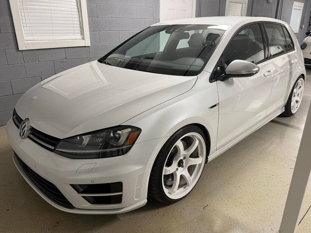 2016 VOLKSWAGEN Golf R