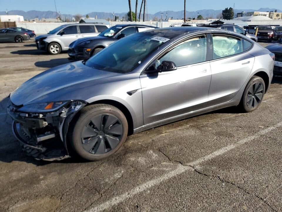 2024 TESLA Model 3