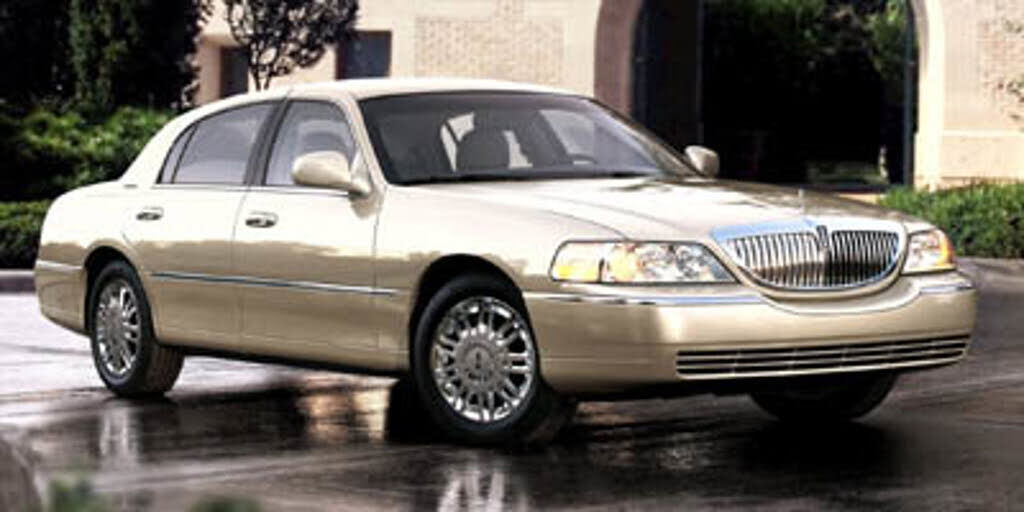 2011 LINCOLN Town Car