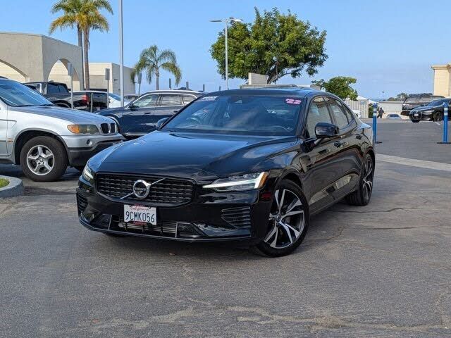 2022 VOLVO S60