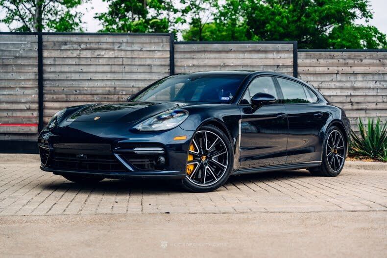 2018 PORSCHE Panamera