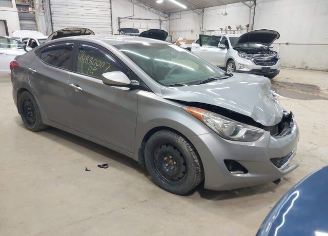 2012 HYUNDAI Elantra