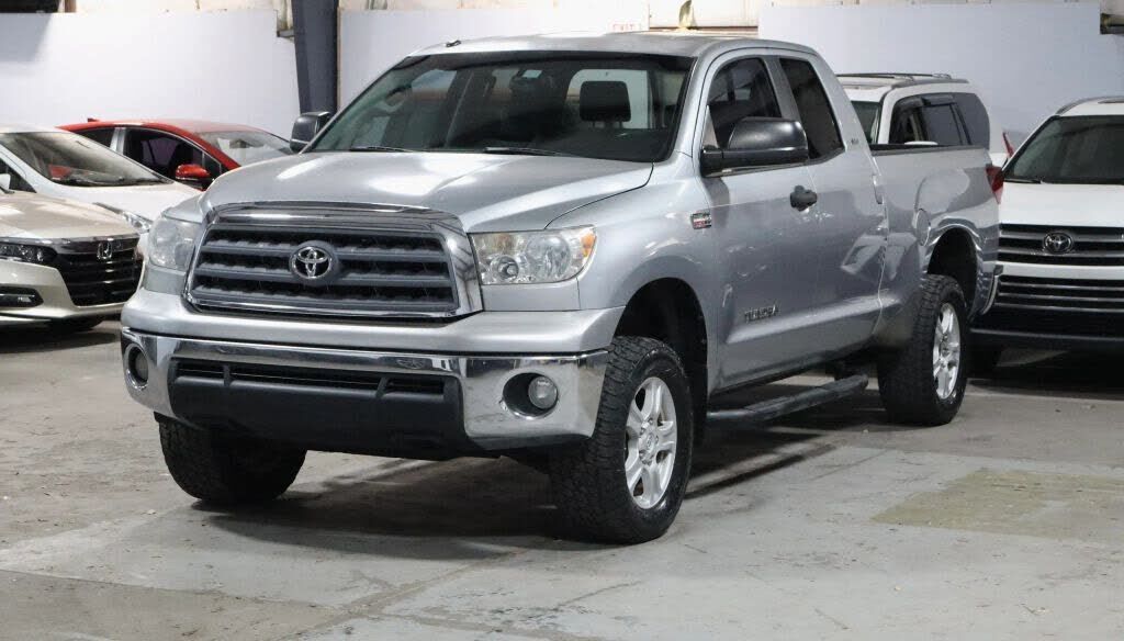 2010 TOYOTA Tundra
