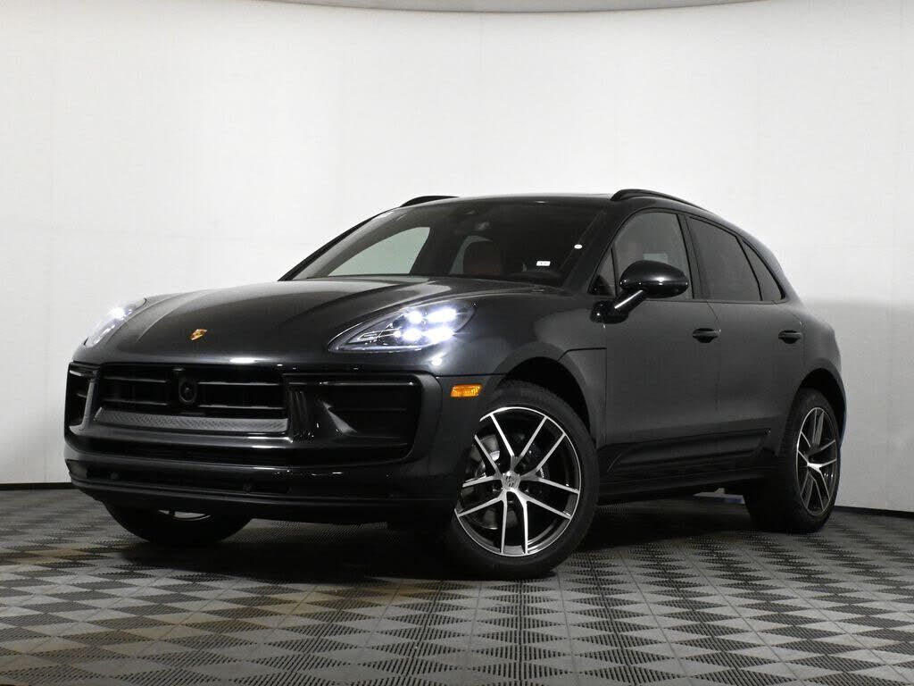2026 PORSCHE Macan