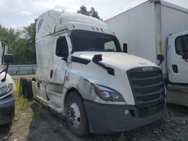 2022 FREIGHTLINER New Cascadia 126" Sleepercab