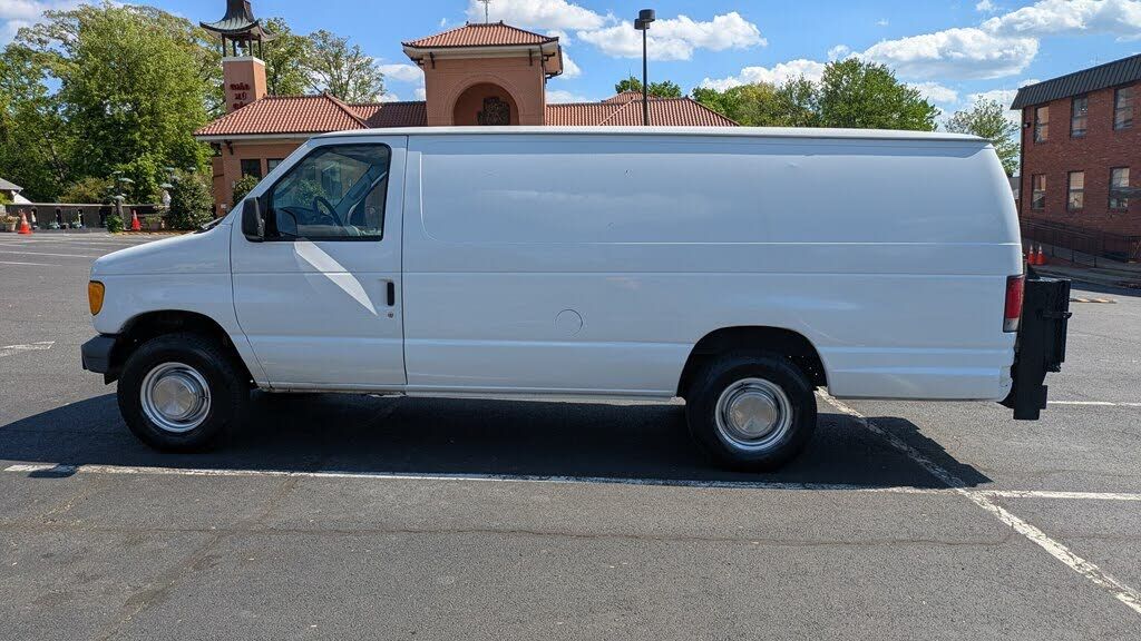 2006 FORD E-350