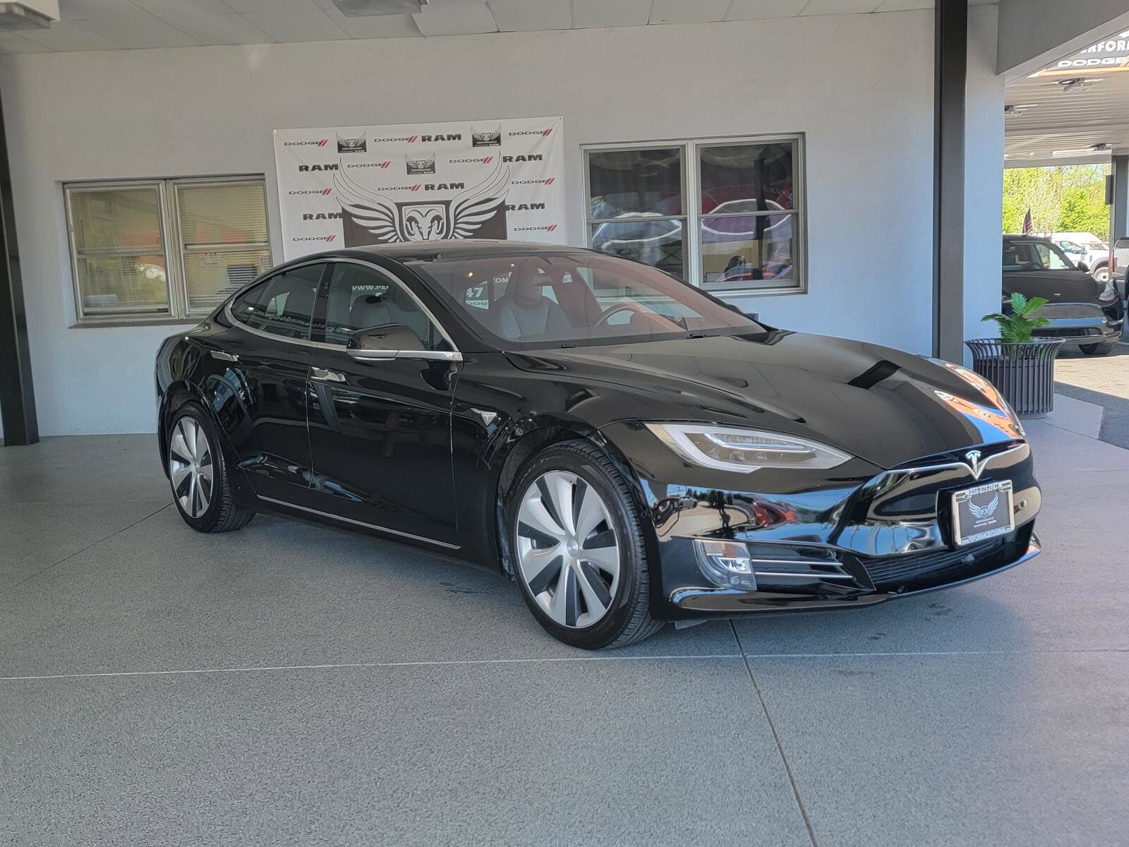 2021 TESLA Model S