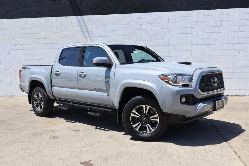 2019 TOYOTA Tacoma