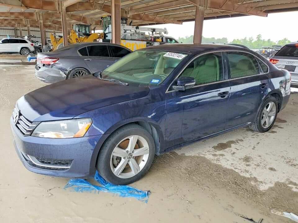 2013 VOLKSWAGEN Passat