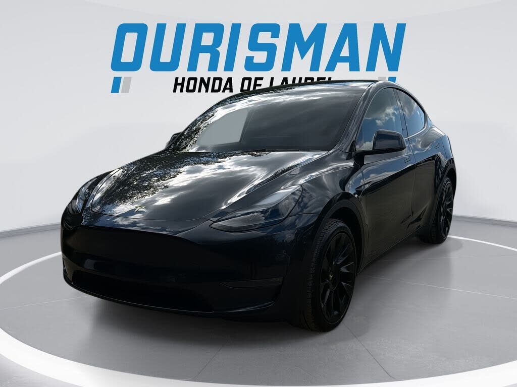 2024 TESLA Model Y