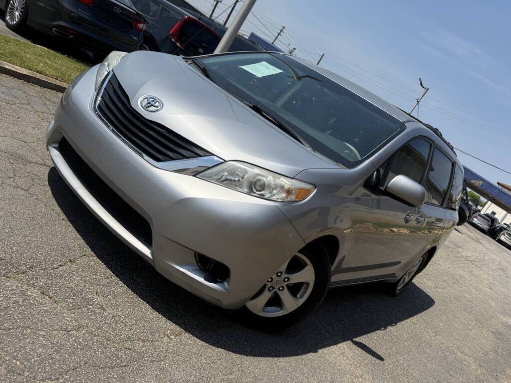 2012 TOYOTA Sienna