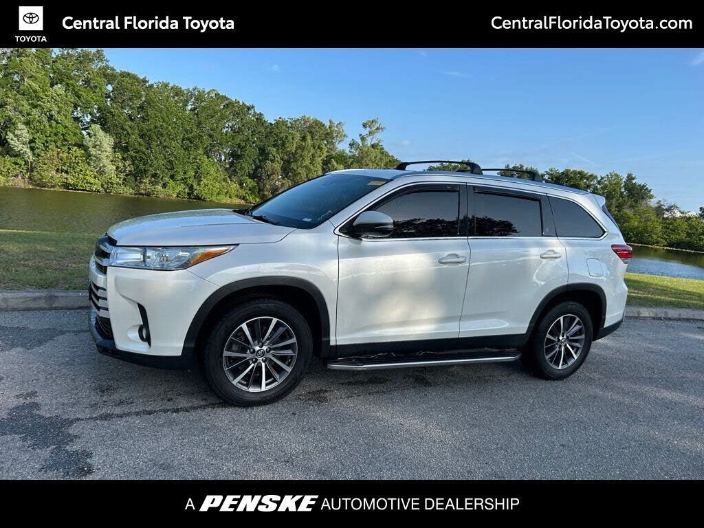 2019 TOYOTA Highlander