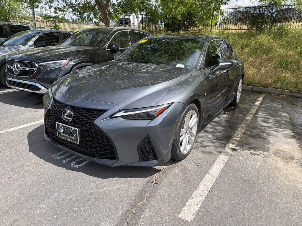 2023 LEXUS IS