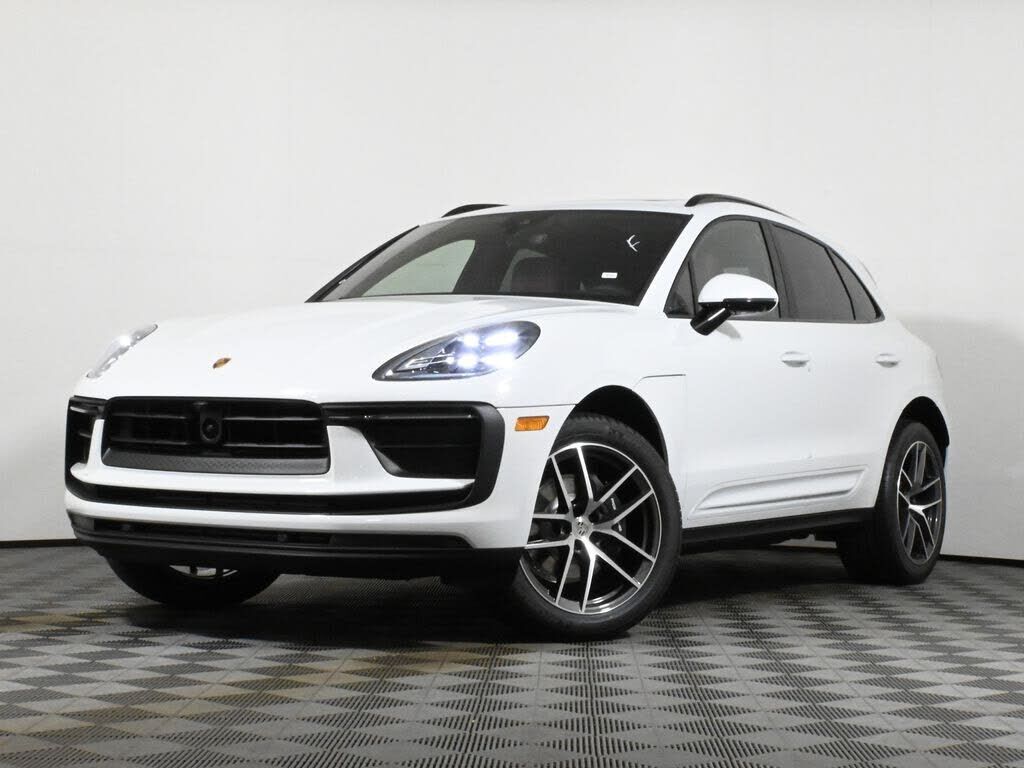2026 PORSCHE Macan