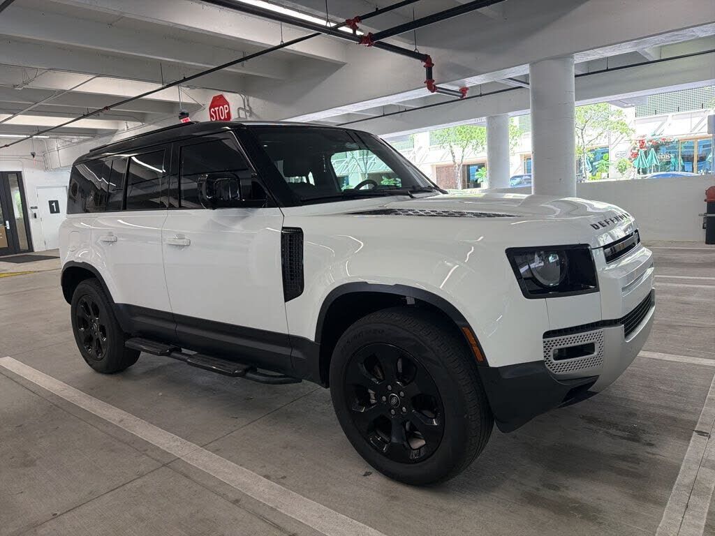 2024 LAND ROVER Defender