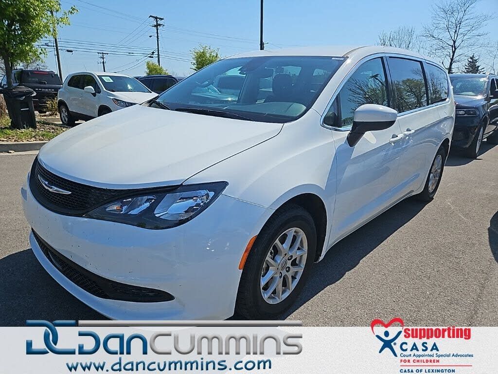 2023 CHRYSLER Voyager