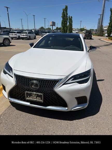 2022 LEXUS LS
