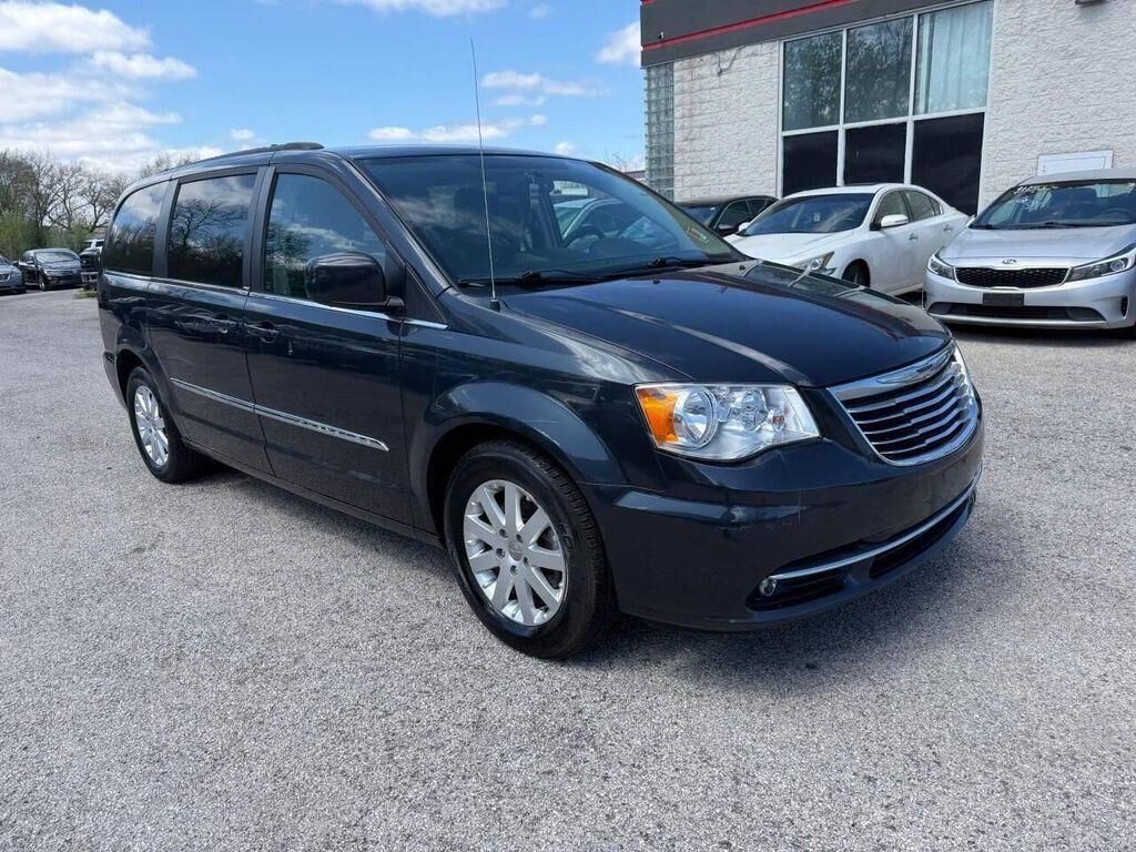 2014 CHRYSLER Town and Country