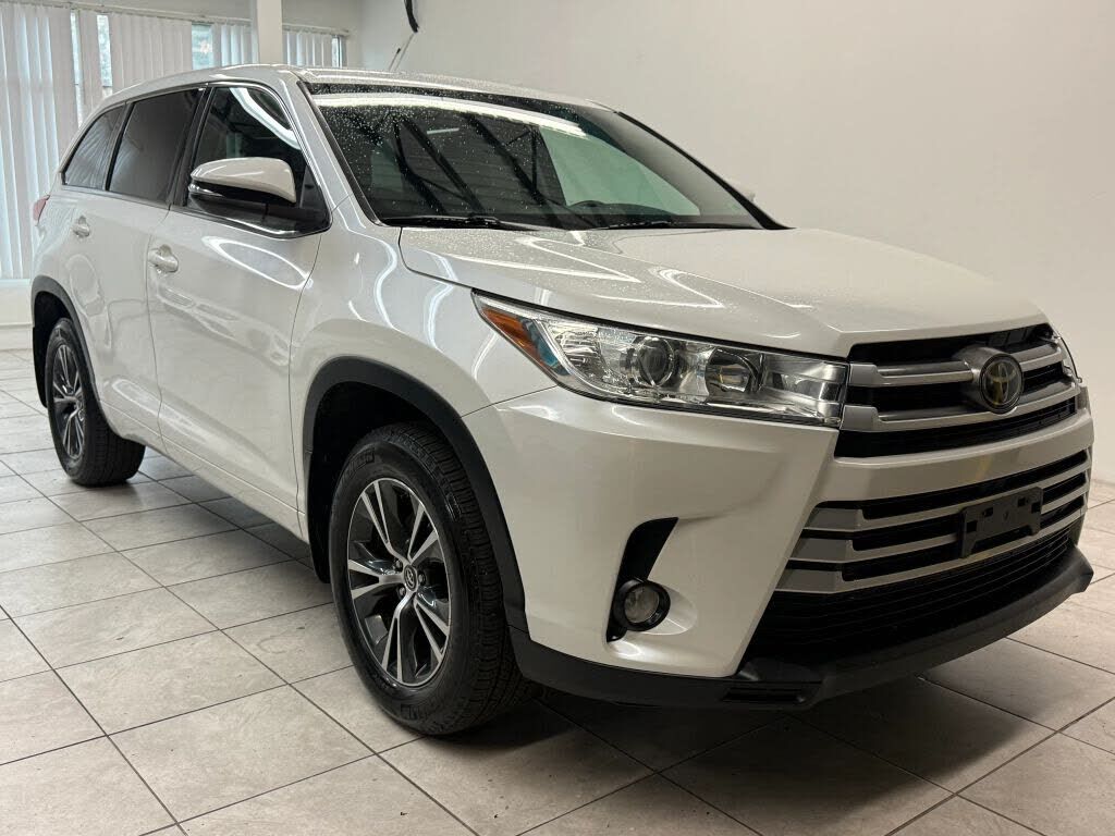 2017 TOYOTA Highlander