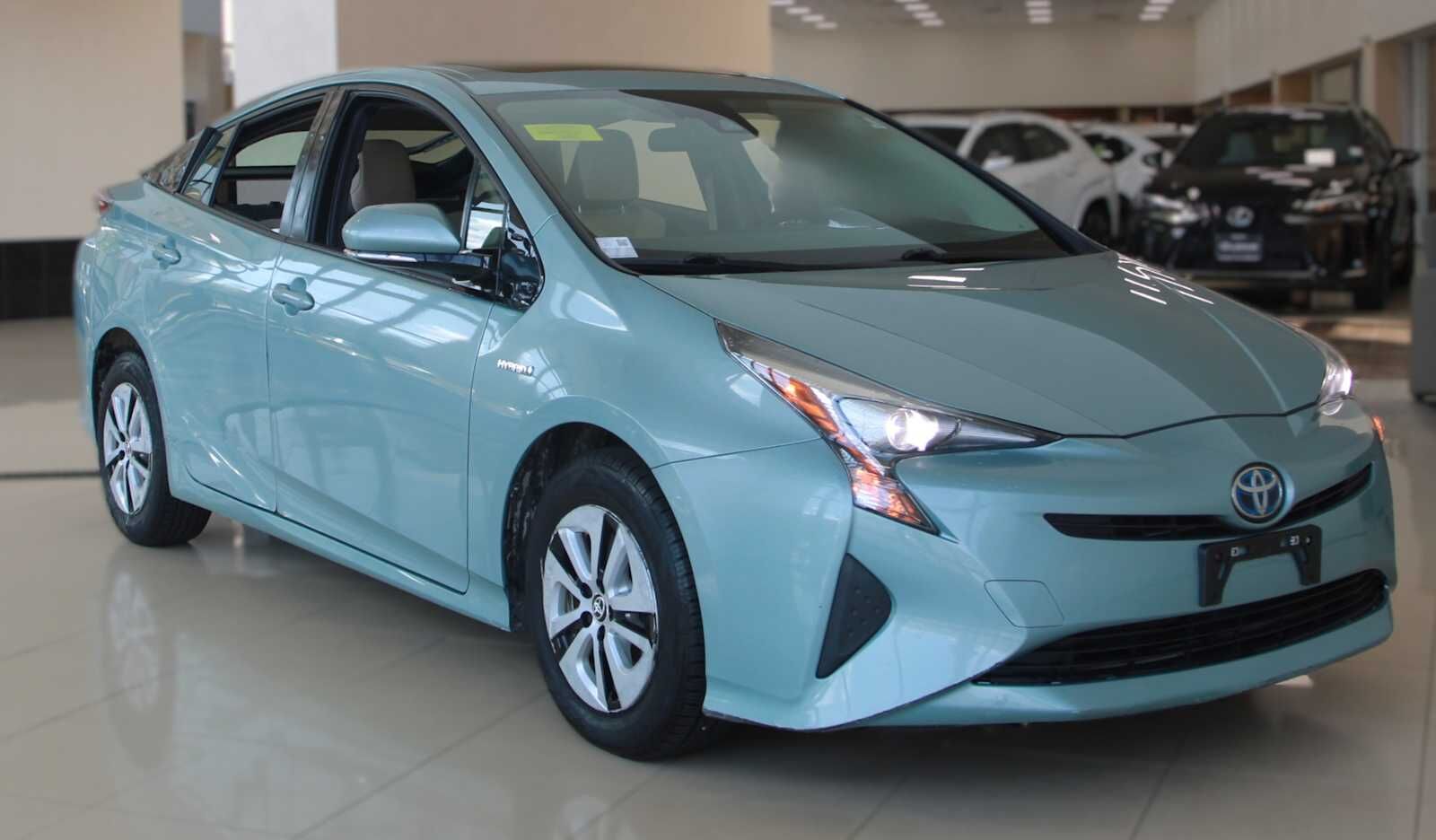 2016 TOYOTA PRIUS