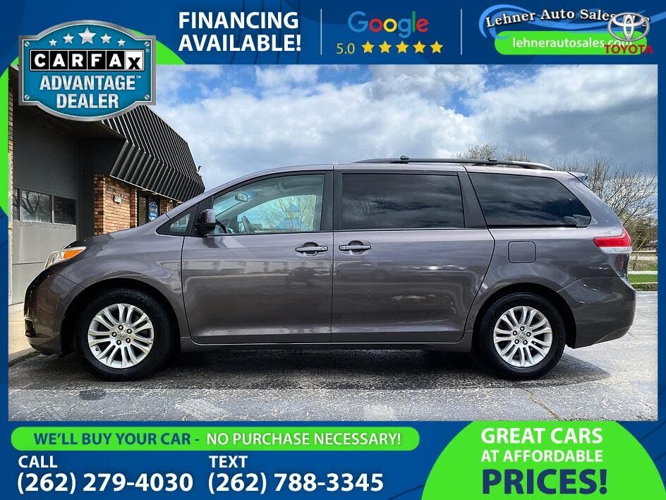 2011 TOYOTA Sienna